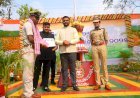 କର୍ତବ୍ୟନିଷ୍ଠା ପାଇଁ ମହିପୁର ଫାଣ୍ଡି ଅଧିକାରୀ ବିରଞ୍ଚି ନାରାୟଣ ଅମାନ୍ତ ମନ୍ତ୍ରୀଙ୍କ ଦ୍ଵାରା ସମ୍ମାନିତ।